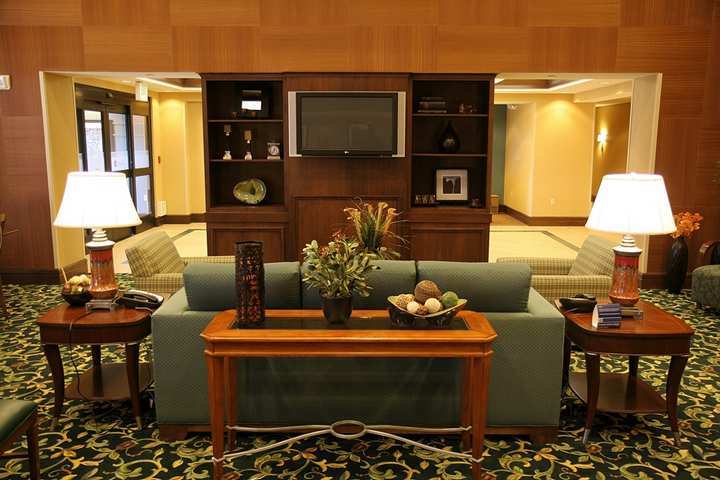 Hampton Inn & Suites Hartford-Manchester Interior photo